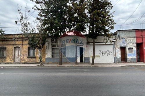 Residential - House with Commercial Space - Independencia, Santiago, Metropolitana De Santiago - CL