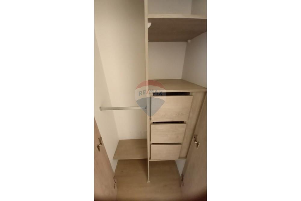 Elamine - Korter - Ñuñoa, Santiago, Metropolitana De Santiago - CL - closet 1.jpg - 1028050078-627