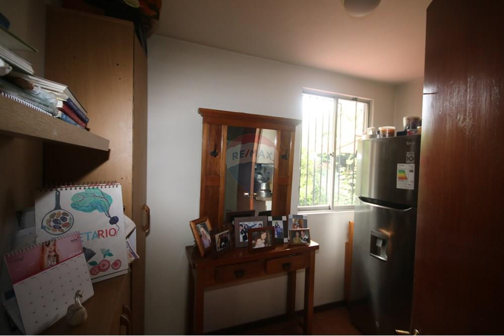 Casa de esquina - Venta - Las Condes, Santiago, Metropolitana De Santiago - IMG_4274.JPG - Dormitorio - 1028109076-8