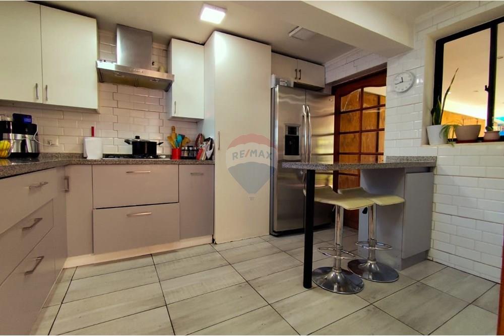 Residential - Rumah Terpisah - La Reina, Santiago, Metropolitana De Santiago - CL - IMG-20250925-WA0047.jpg - 1028100011-168