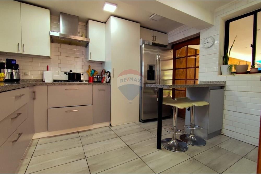 Residential - Rumah Terpisah - La Reina, Santiago, Metropolitana De Santiago - CL - IMG-20250925-WA0049.jpg - 1028100011-168