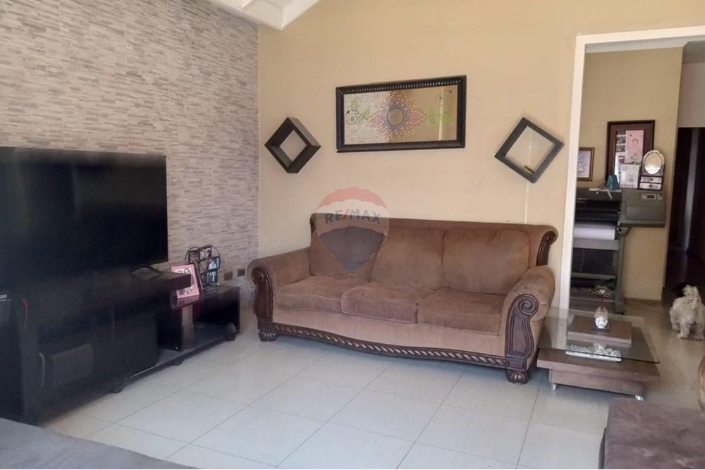 住宅 - 房子 - La Cisterna, Santiago, Metropolitana De Santiago - CL - ce08df6a-5ae1-4200-b376-1974ddc95fc4.jpeg - 1028100035-49