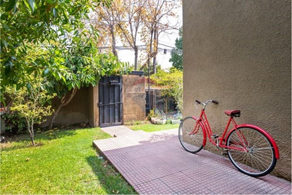 Residenční - Dům - Las Condes, Santiago, Metropolitana De Santiago - CL - patioentrada.jpg - 1028050070-646