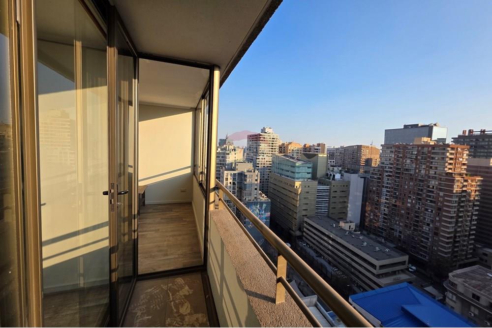 Residential - Kondo/ Apartemen - Santiago, Santiago, Metropolitana De Santiago - CL - 20250807_165328.jpg - 1028085046-16