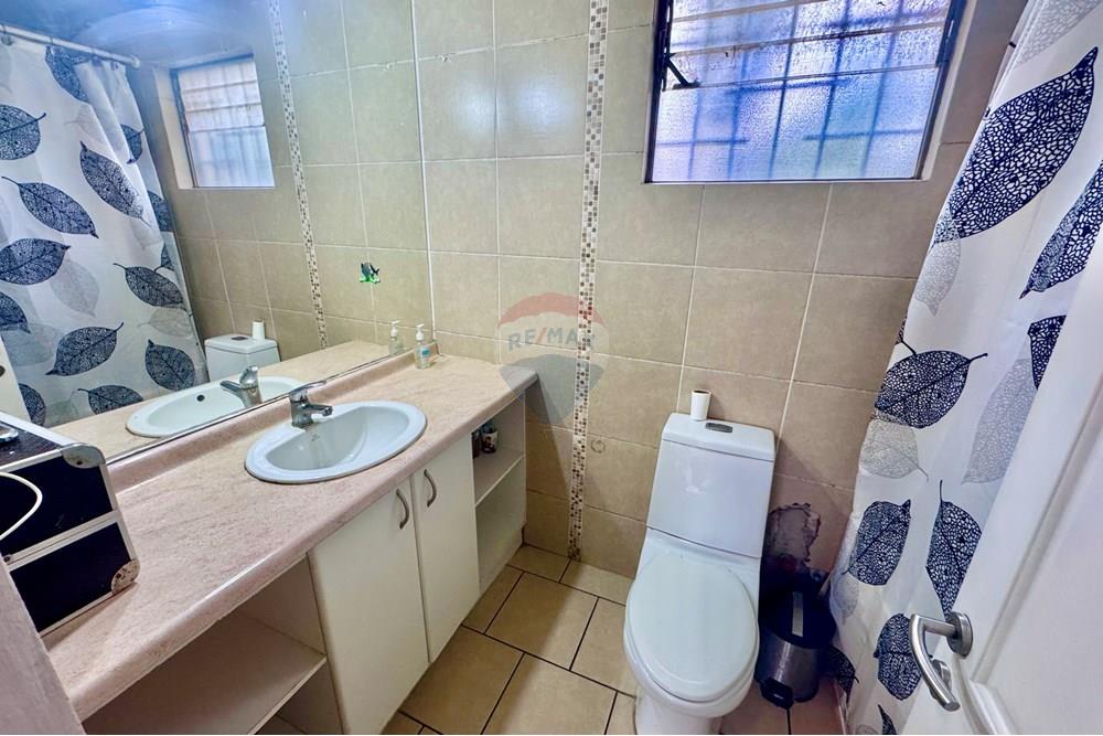 Жилищен - Къща - Maipú, Santiago, Metropolitana De Santiago - CL - IMG_8284.jpg - Стая с баня - 1028018291-704