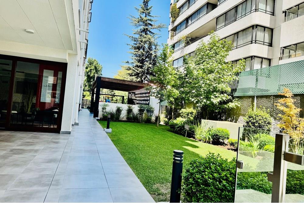 Residential - Stanovanje - Las Condes, Santiago, Metropolitana De Santiago - CL - jardines internos .jpg - 1028018054-381