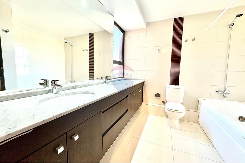 Residential - Stanovanje - Vitacura, Santiago, Metropolitana De Santiago - CL - WhatsApp Image 2025-10-02 at 2.28.47 PM (2).jpeg - 1028096115-6