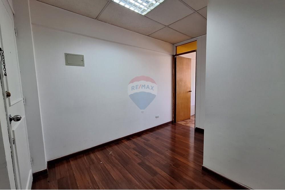 Commercial - Office Space - Maipú, Santiago, Metropolitana De Santiago - CL - 20231130_165828.jpg - 1028085027-181