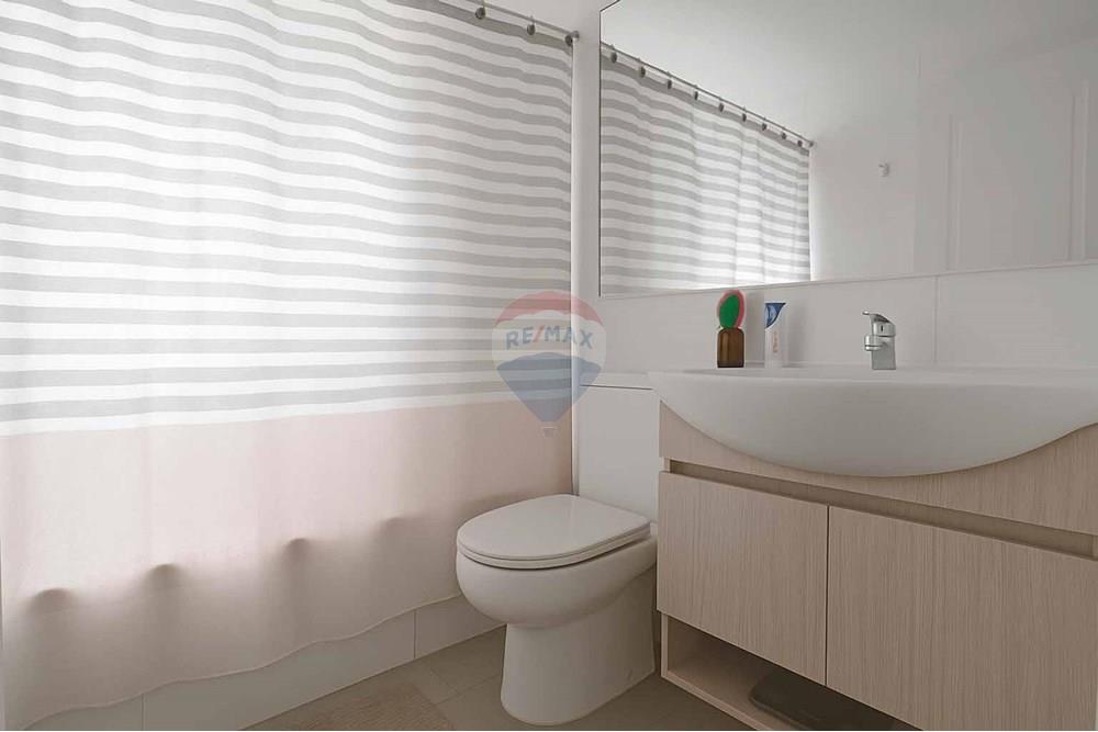 Departamento - Venta - Ñuñoa, Santiago, Metropolitana De Santiago - Baño iluminado con detalles modernos copia.jpg - 1028018070-1408