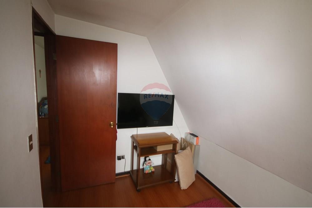 Casa de esquina - Venta - Las Condes, Santiago, Metropolitana De Santiago - IMG_4298.JPG - Dormitorio - 1028109076-8