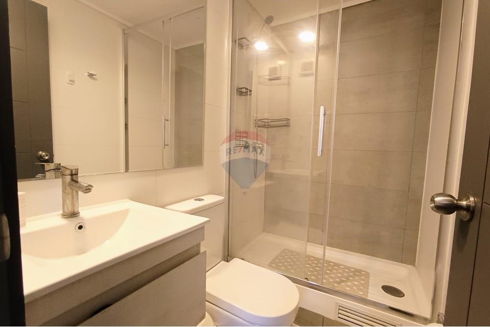 Departamento - Arriendo - Ñuñoa, Santiago, Metropolitana De Santiago - Baño Ppal Horiz 2.jpg - 1028096063-30
