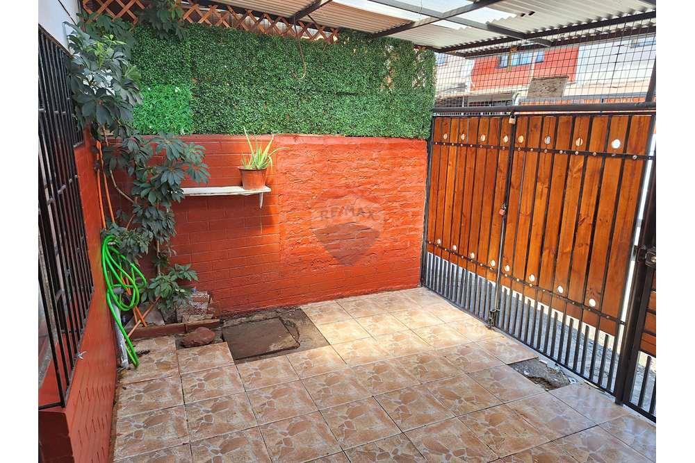 Residential - ਅਲੱਗ ਥਲੱਗ ਬਣਿਆ ਹੋਇਆ ਘਰ - Peñalolén, Santiago, Metropolitana De Santiago - CL - 20240221_155319.jpg - ਗੈਰੇਜ - 1028085027-171