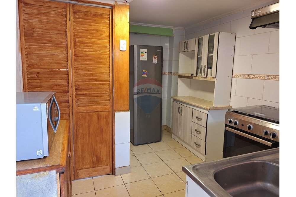 Residential - ਅਲੱਗ ਥਲੱਗ ਬਣਿਆ ਹੋਇਆ ਘਰ - Peñalolén, Santiago, Metropolitana De Santiago - CL - 20240221_154634.jpg - ਕਿਚਨ - 1028085027-171