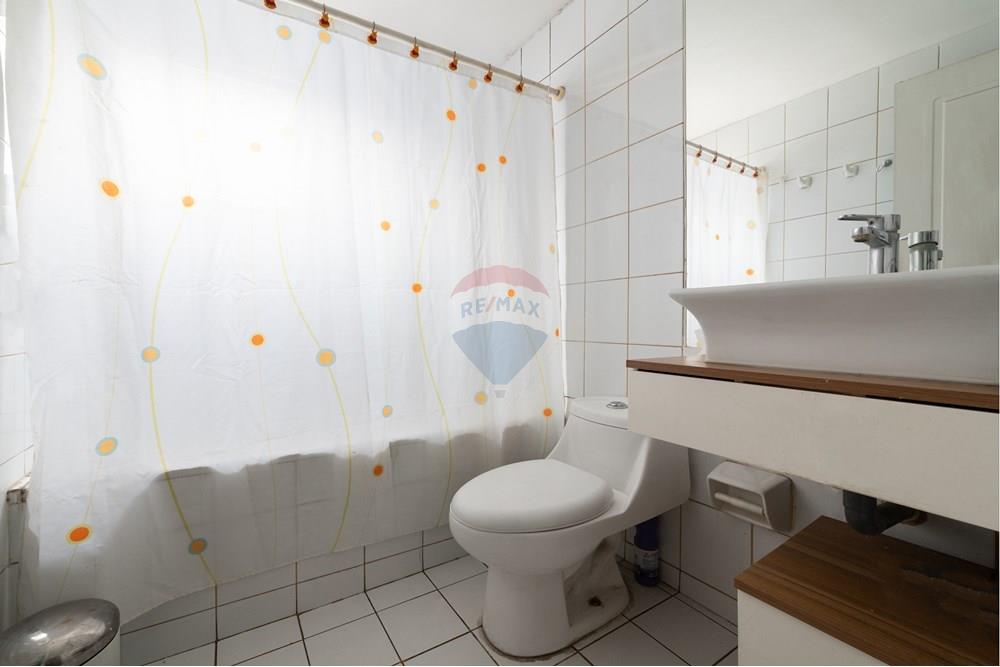 Residential - House - Peñalolén, Santiago, Metropolitana De Santiago - CL - Baño 2do piso.jpg - 1028096063-24