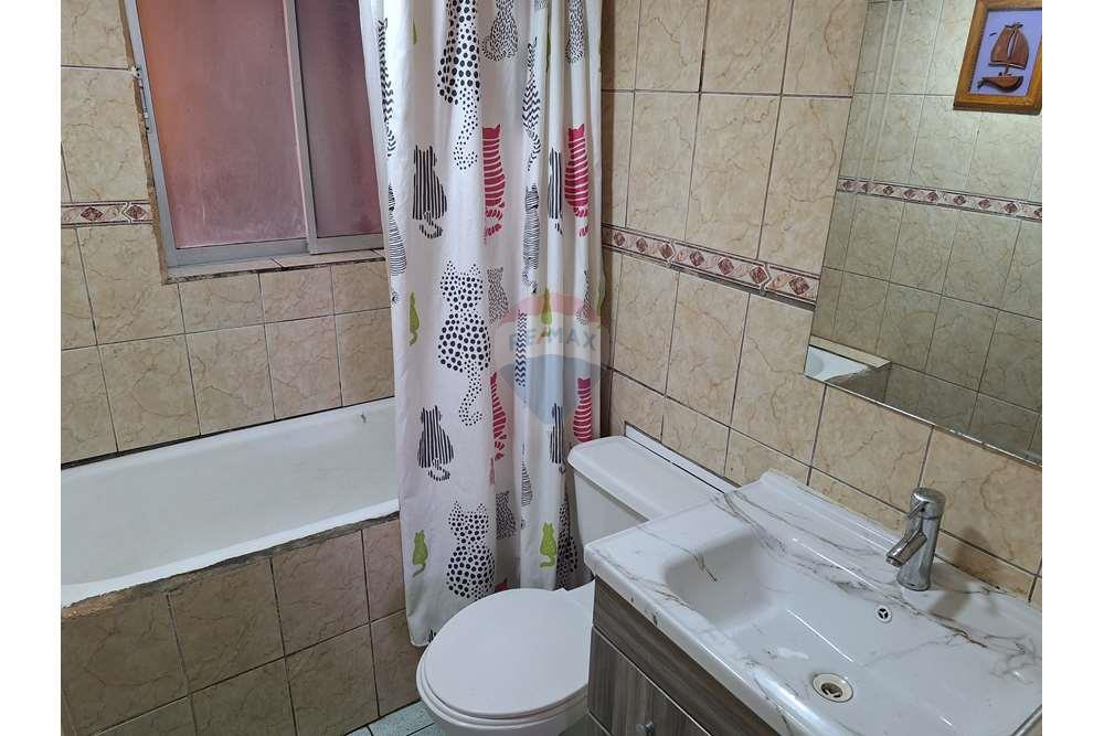 Residential - ਅਲੱਗ ਥਲੱਗ ਬਣਿਆ ਹੋਇਆ ਘਰ - Peñalolén, Santiago, Metropolitana De Santiago - CL - 20240221_152430.jpg - ਬਾਥਰੂਮ - 1028085027-171