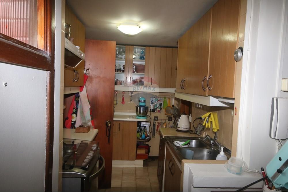 Casa de esquina - Venta - Las Condes, Santiago, Metropolitana De Santiago - IMG_4285.JPG - Cocina - 1028109076-8