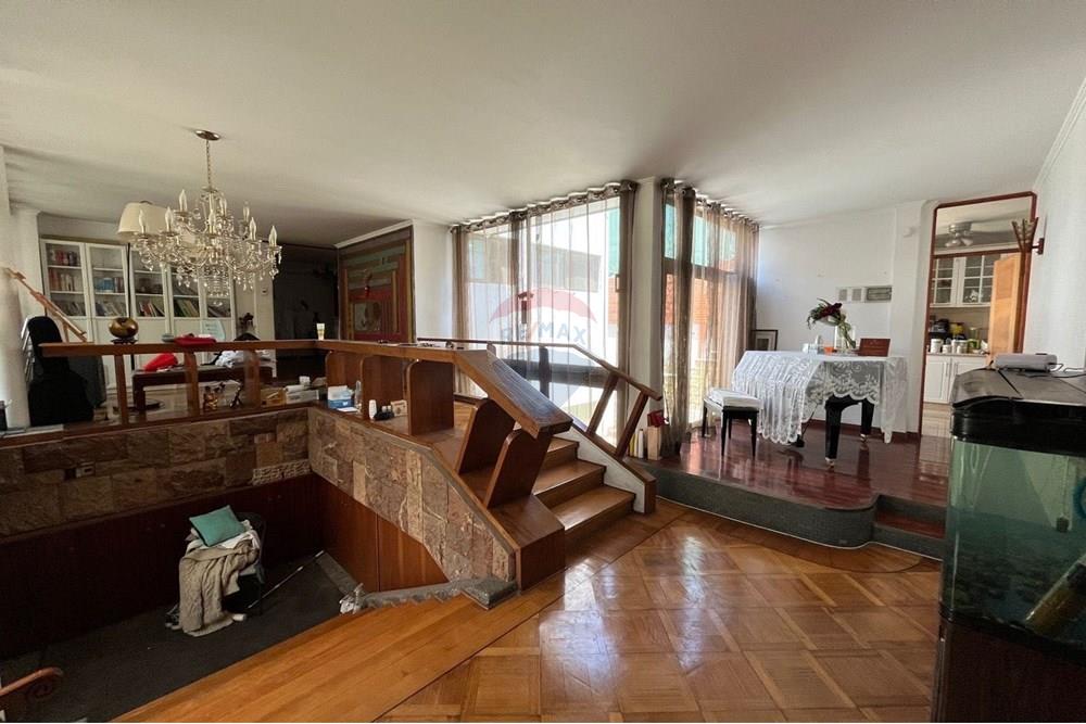 Residential - Hus - Providencia, Santiago, Metropolitana De Santiago - CL - 9757e8e6-e091-46b7-8b45-edda0bba86de.jpeg - 1028100039-95