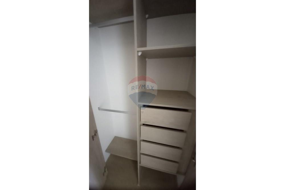 Elamine - Korter - Ñuñoa, Santiago, Metropolitana De Santiago - CL - closet 2.jpg - 1028050078-627