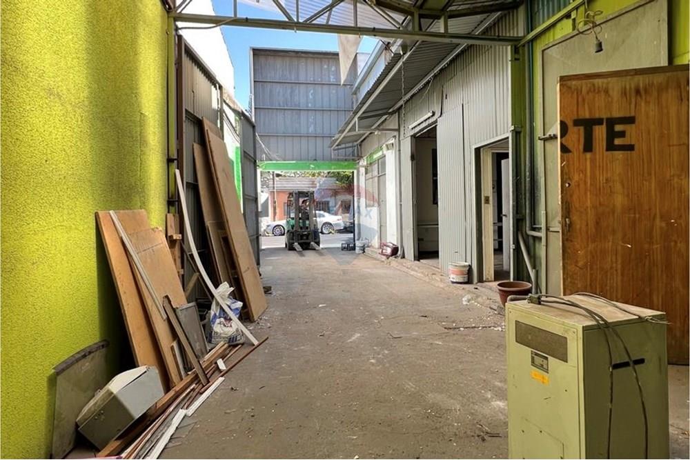 Commercieel - Plot of Land expectation to Building - Santiago, Santiago, Metropolitana De Santiago - CL - 646bddda-3c91-4be6-a703-feb526f69185.jpg - 1028050181-168