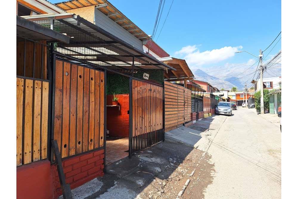Residential - ਅਲੱਗ ਥਲੱਗ ਬਣਿਆ ਹੋਇਆ ਘਰ - Peñalolén, Santiago, Metropolitana De Santiago - CL - Front y vista del pasaje.jpg - ਗੈਰੇਜ - 1028085027-171