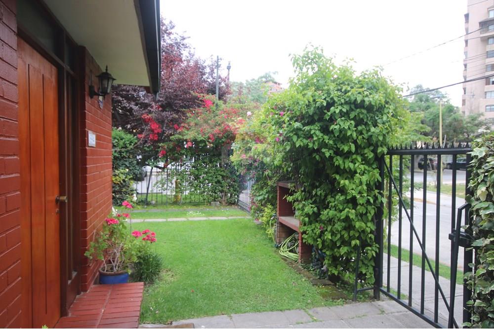 Casa de esquina - Venta - Las Condes, Santiago, Metropolitana De Santiago - IMG_4267.JPG - 1028109076-8