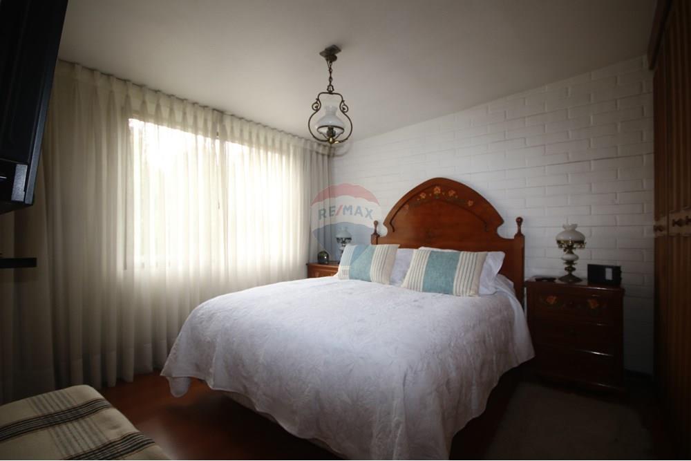 Casa de esquina - Venta - Las Condes, Santiago, Metropolitana De Santiago - IMG_4291.JPG - Dormitorio Principal - 1028109076-8