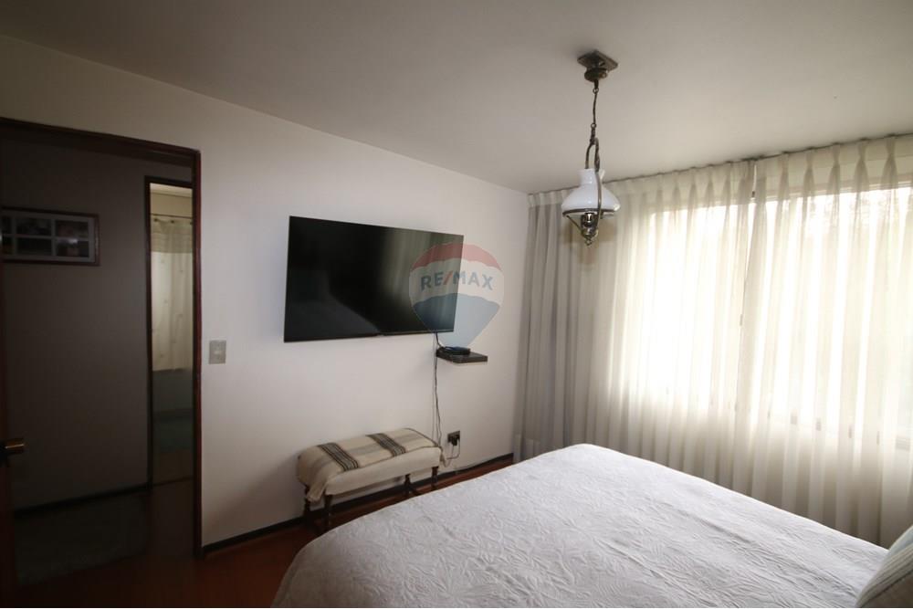 Casa de esquina - Venta - Las Condes, Santiago, Metropolitana De Santiago - IMG_4292.JPG - Dormitorio Principal - 1028109076-8