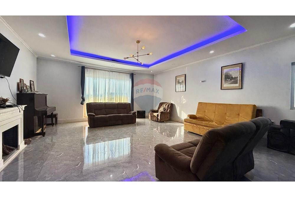 Dzīvojamais - Savrupmāja - San Bernardo, Maipo, Metropolitana De Santiago - CL - WhatsApp Image 2025-06-16 at 12.43.35 PM (2).jpeg - 1028050189-77