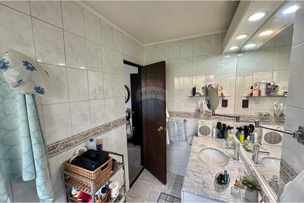 Dzīvojamais - Savrupmāja - La Reina, Santiago, Metropolitana De Santiago - CL - WhatsApp Image 2024-11-12 at 10.22.17 AM (2).jpeg - 1028103008-67