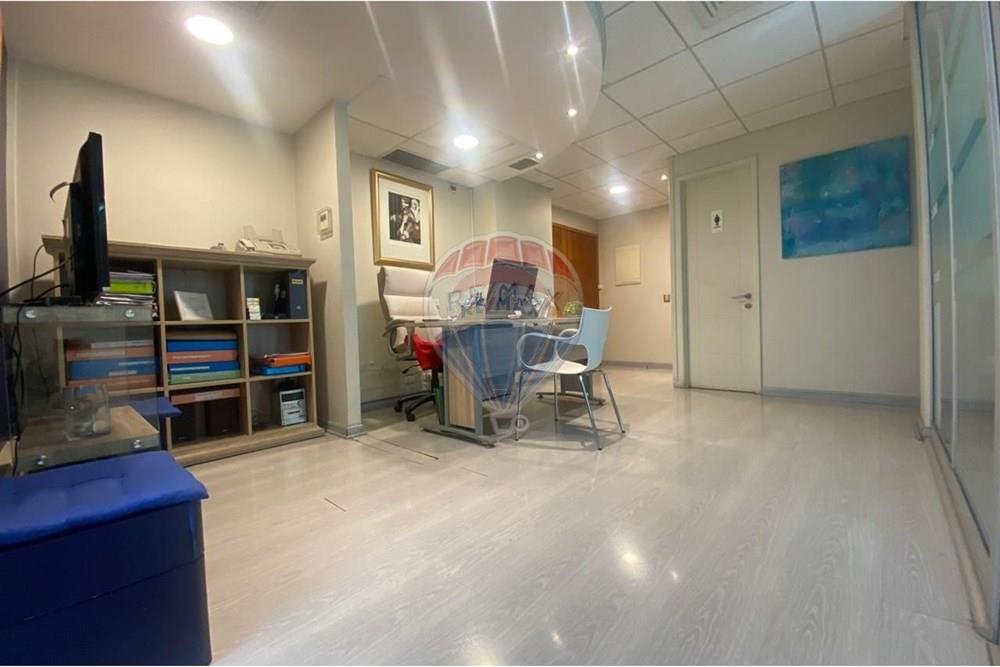 Търговски - Офис - Las Condes, Santiago, Metropolitana De Santiago - CL - 4.jpg - 1028018419-51