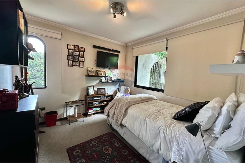 Dzīvojamais - Savrupmāja - La Reina, Santiago, Metropolitana De Santiago - CL - WhatsApp Image 2024-11-12 at 10.22.17 AM (3).jpeg - 1028103008-67