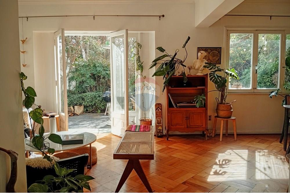 Residential - Omakotitalo - Providencia, Santiago, Metropolitana De Santiago - CL - IMG_20250810_132144-EDIT.jpg - Olohuone/Ruokailutila - 1028085049-5