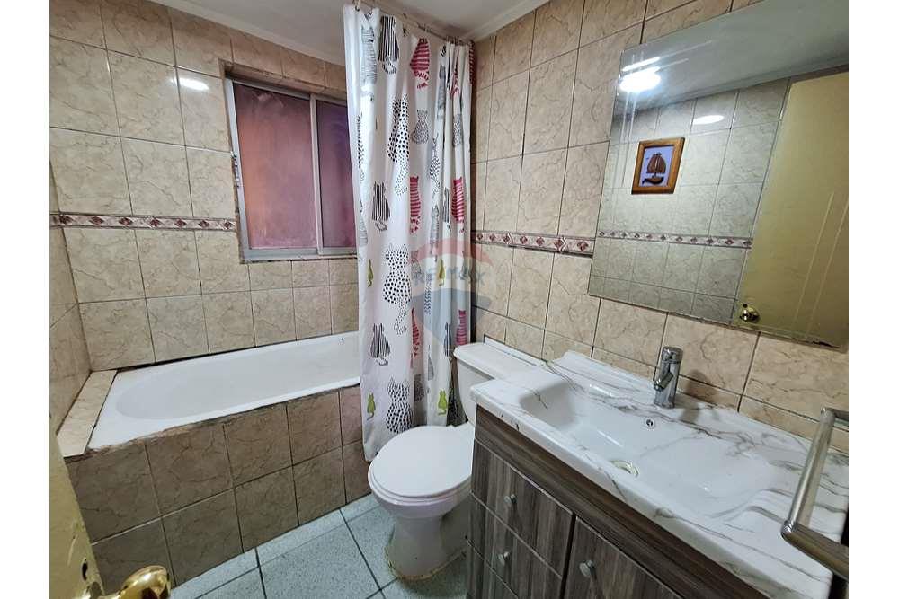 Residential - ਅਲੱਗ ਥਲੱਗ ਬਣਿਆ ਹੋਇਆ ਘਰ - Peñalolén, Santiago, Metropolitana De Santiago - CL - 20240221_152200.jpg - ਬਾਥਰੂਮ - 1028085027-171