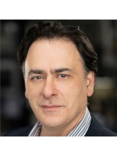 Alex Chronakis - RE/MAX Crest Realty (Burnaby Kingsway)
