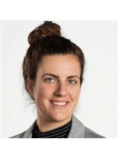 Clare Packer - RE/MAX Excellence