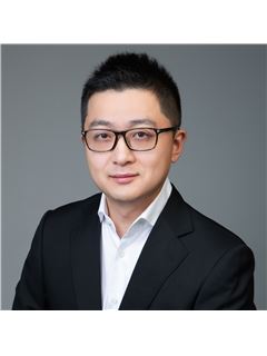 Nathan Dong - RE/MAX Crest Realty
