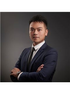 Louis Yu - RE/MAX Crest Realty