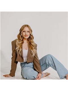 Tianna Dyer - RE/MAX River City