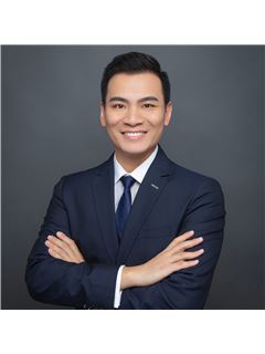 Li Li - RE/MAX Crest Realty