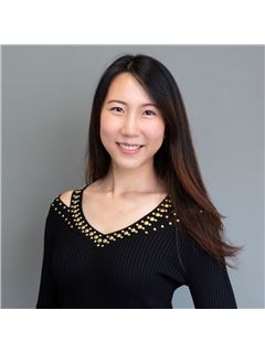 Carrie Kwai - RE/MAX Crest Realty