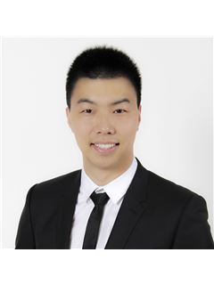 Cayden Ye - RE/MAX Crest Realty