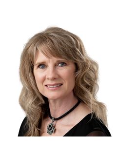 Teri Klippenstein - RE/MAX Performance Realty