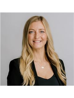 Lindsey Robbins - RE/MAX Excellence