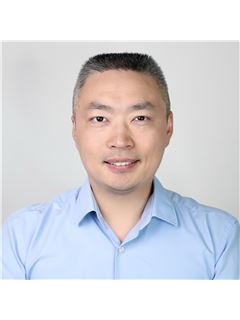 Jason Feng - RE/MAX Crest Realty