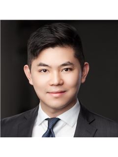 Joe Zhuang - RE/MAX Crest Realty