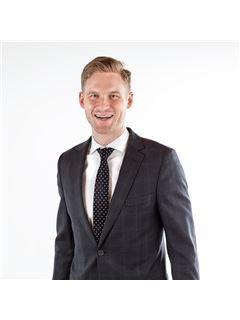 Connor Honey - RE/MAX Excellence