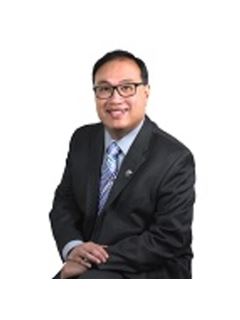 Agente Associado                                   - Godfrey Chan - RE/MAX Crest Realty