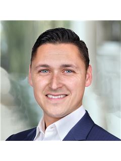 Joseph Daniel Collins - RE/MAX Treeland Realty