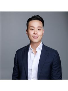 Vincent Yeh - RE/MAX Crest Realty