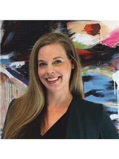 Alexandria Wiemer - RE/MAX Excellence